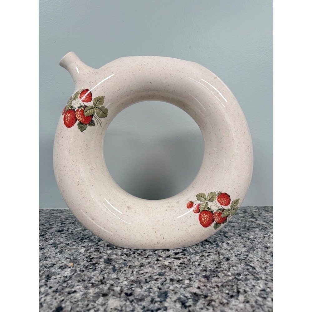 Vintage Strawberry Ceramic Donut Vase Speckled Cream Circular Bud Vase 8.5" - Picture 1 of 4
